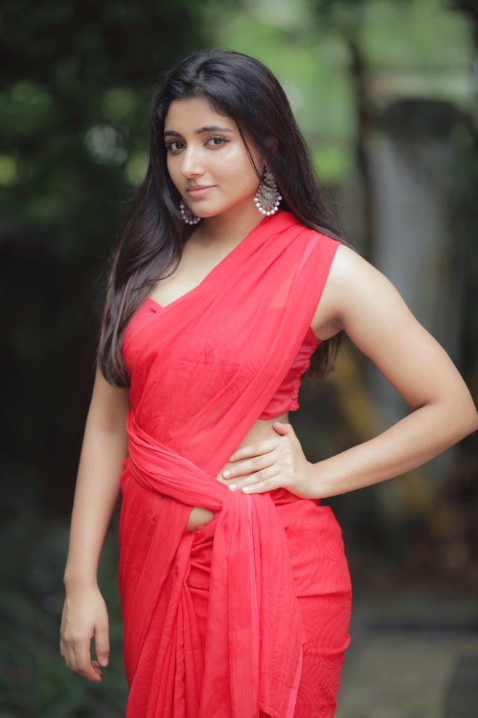 Mirnaa Menon Photos